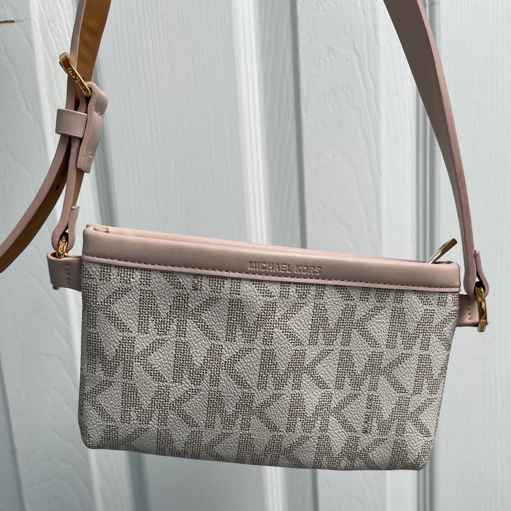 Michael Kors wristlet/ crossbody pouch